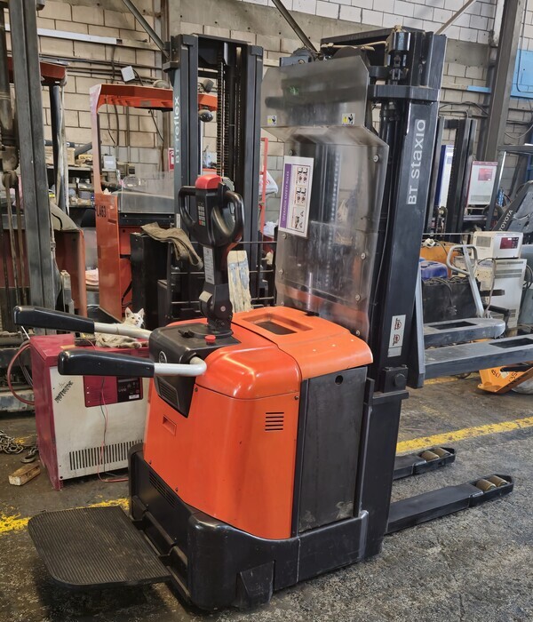 BT SPE160 Pallet Stacker - 6